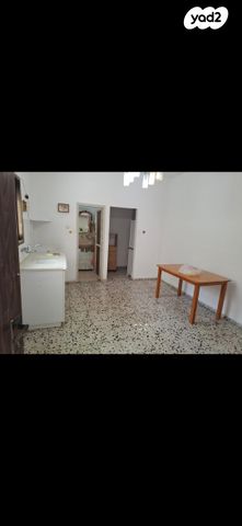 דרך מנחם בגין 66