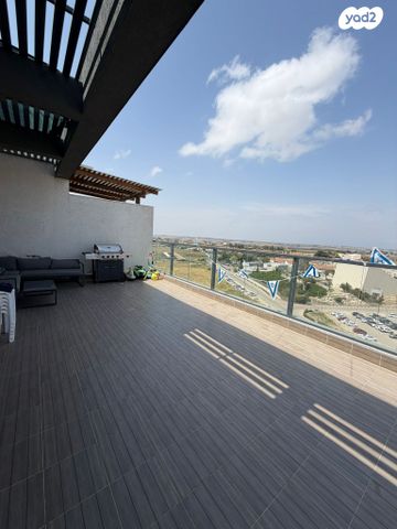 הרב מרדכי אליהו 