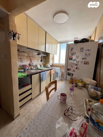 שדרות מנחם בגין 9