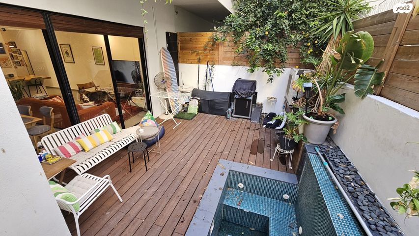 מקווה ישראל 19