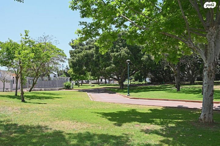 מגרשים, נווה איתמר, נתניה