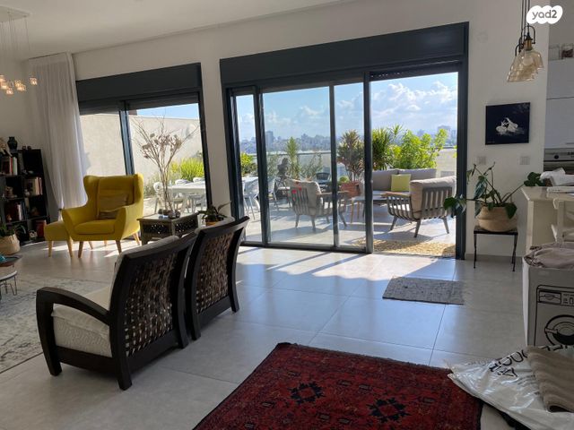 חצרות המושבה