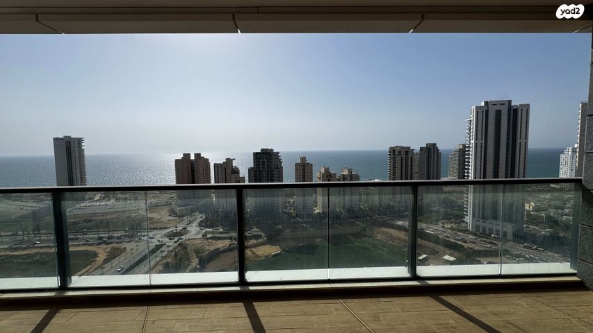 אמנון ליפקין שחק 