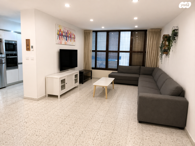 קרית שמונה 44