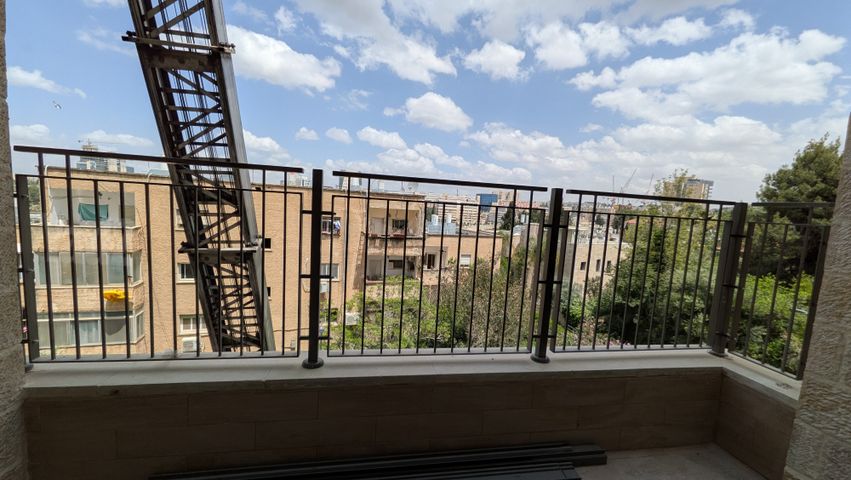 דירה למכירה בירושלים (תיווך) — 4