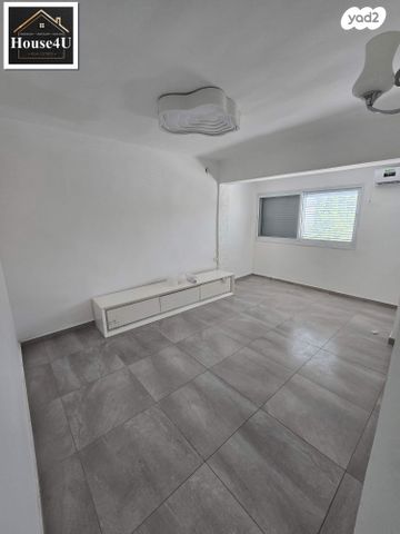 יד התשעה, שביב