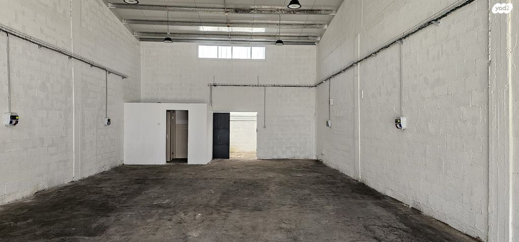 מבני תעשיה, קרית ביאליק