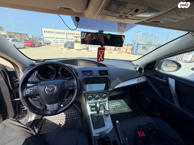 מודעת רכב מאזדה 3