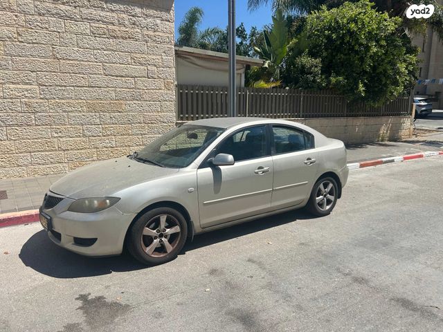 מודעת רכב מאזדה 3
