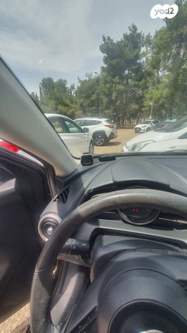 מודעת רכב מאזדה 2