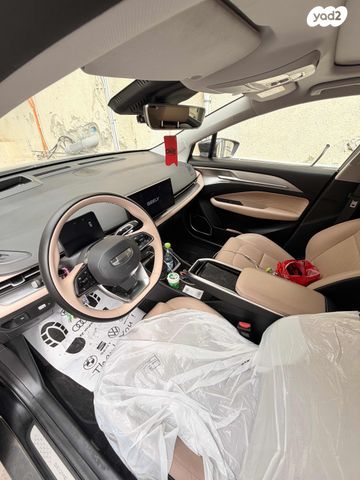 מודעת רכב ג׳ילי Geometry C