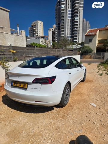 מודעת רכב טסלה מודל 3