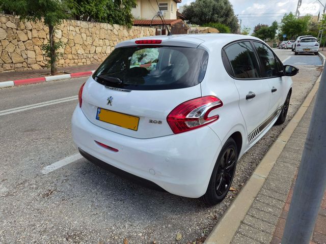 מודעת רכב פיג'ו 208