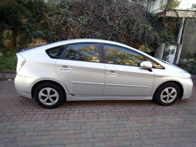 מודעת רכב טויוטה פריוס