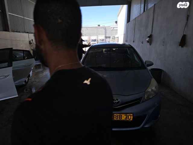 מודעת רכב טויוטה יאריס