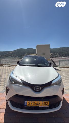 מודעת רכב טויוטה C-HR