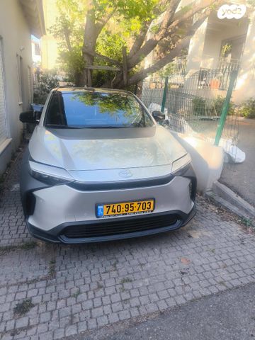 מודעת רכב טויוטה bZ4X