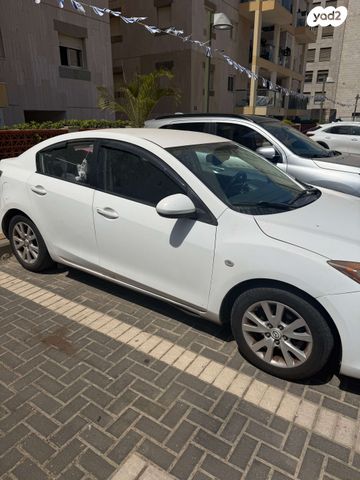 מודעת רכב מאזדה 3