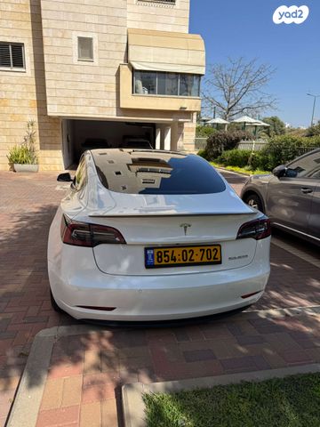 מודעת רכב טסלה מודל 3