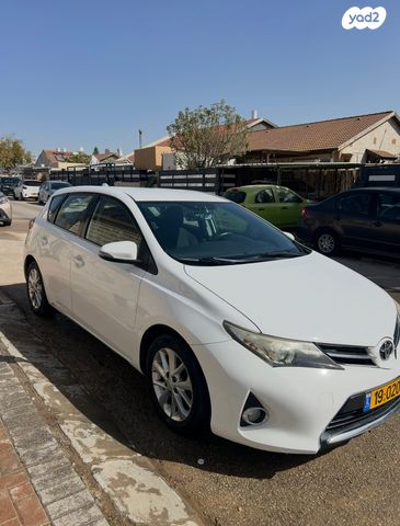 מודעת רכב טויוטה אוריס