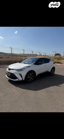 מודעת רכב טויוטה C-HR