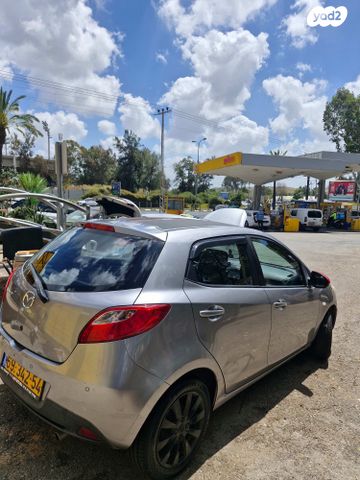 מודעת רכב מאזדה 2