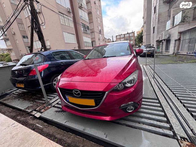 מודעת רכב מאזדה 3