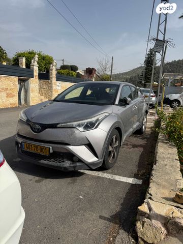 מודעת רכב טויוטה C-HR