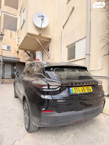 מודעת רכב ג׳ילי Geometry C