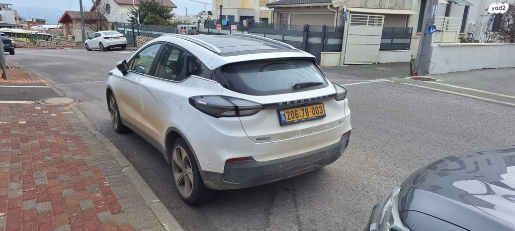 מודעת רכב ג׳ילי Geometry C