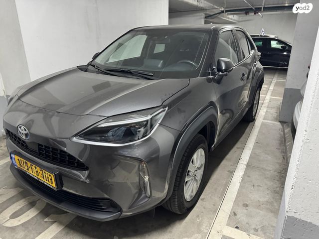 מודעת רכב טויוטה יאריס קרוס