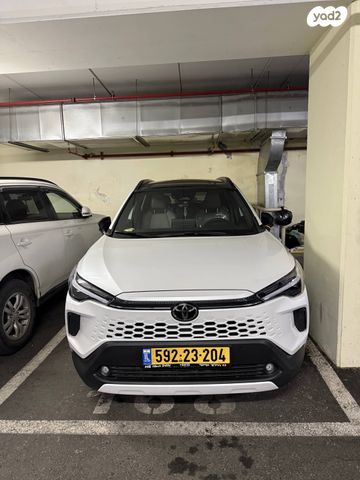 מודעת רכב טויוטה קורולה קרוס