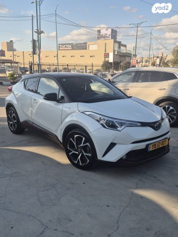 מודעת רכב טויוטה C-HR