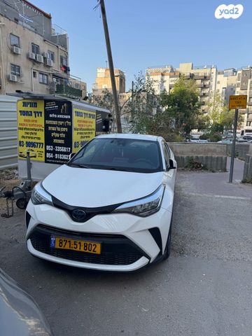 מודעת רכב טויוטה C-HR