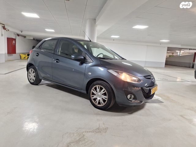 מודעת רכב מאזדה 2