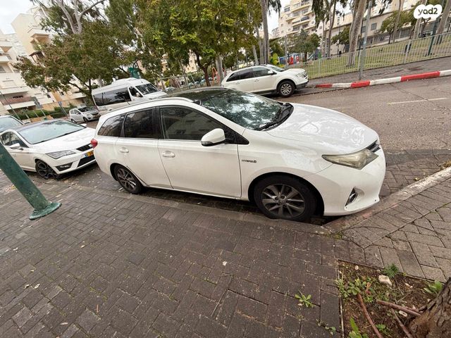 מודעת רכב טויוטה אוריס