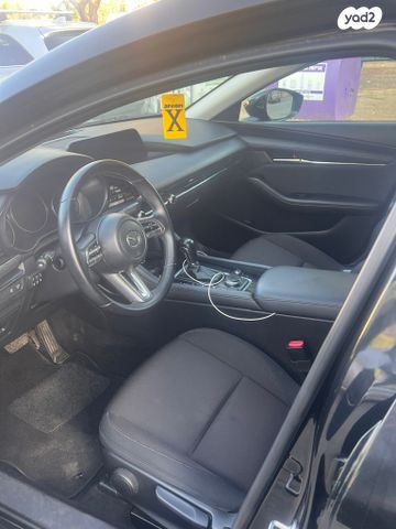 מודעת רכב מאזדה 3