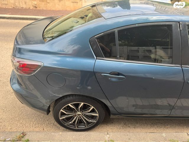 מודעת רכב מאזדה 3