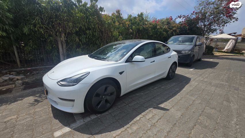 מודעת רכב טסלה מודל 3