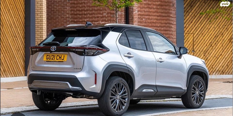 מודעת רכב טויוטה יאריס קרוס