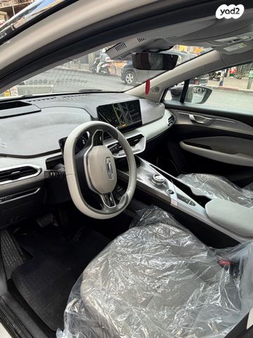 מודעת רכב ג׳ילי Geometry C