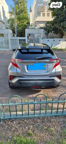מודעת רכב טויוטה C-HR