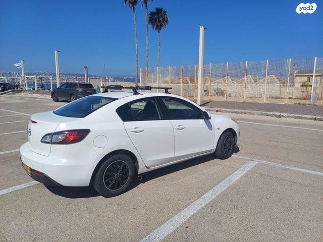 מודעת רכב מאזדה 3