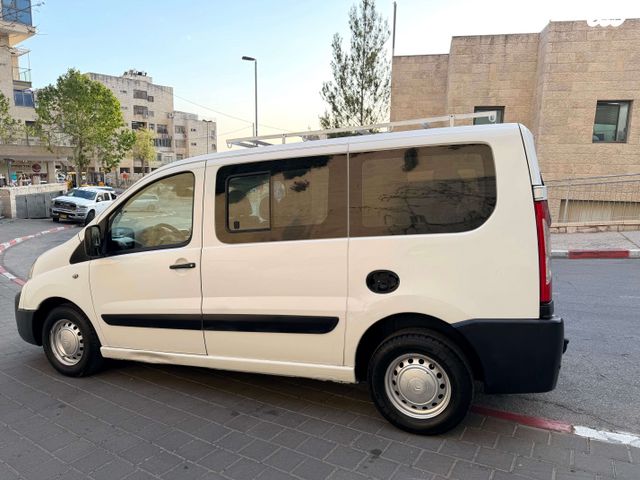 מודעת רכב סיטרואן ג'אמפי