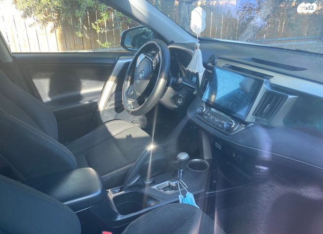 מודעת רכב טויוטה RAV4