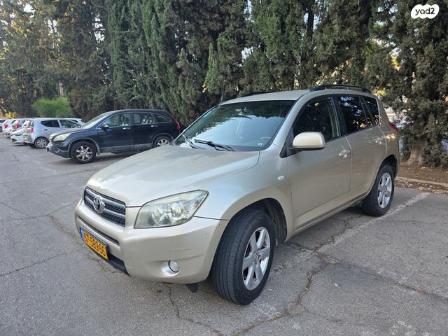 מודעת רכב טויוטה RAV4