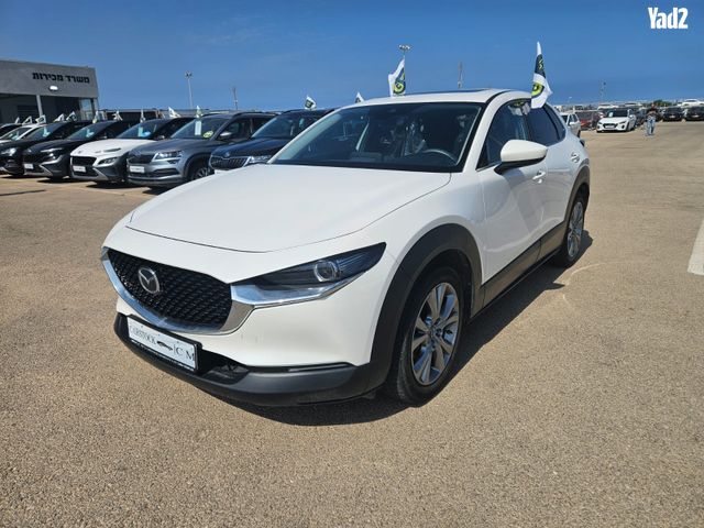 מודעת רכב מאזדה CX-30