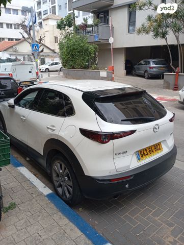 מודעת רכב מאזדה CX-30