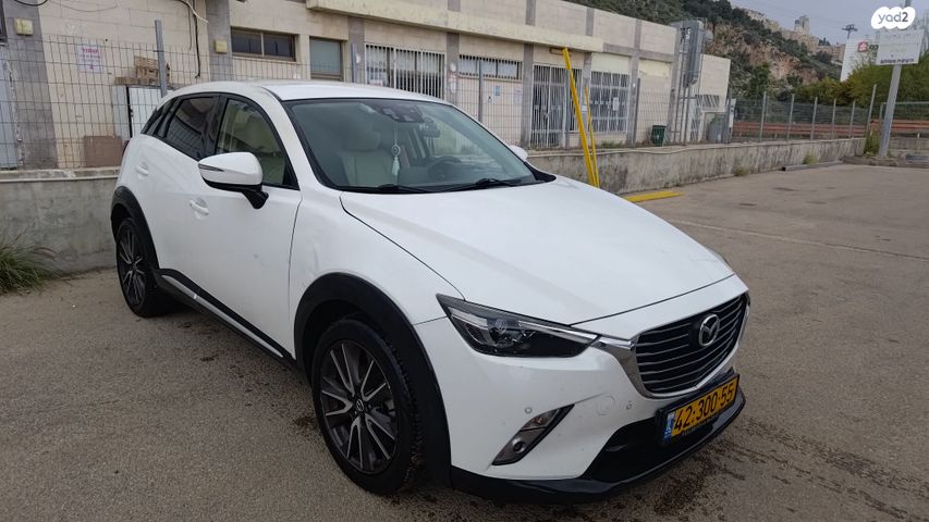 מודעת רכב מאזדה CX-3