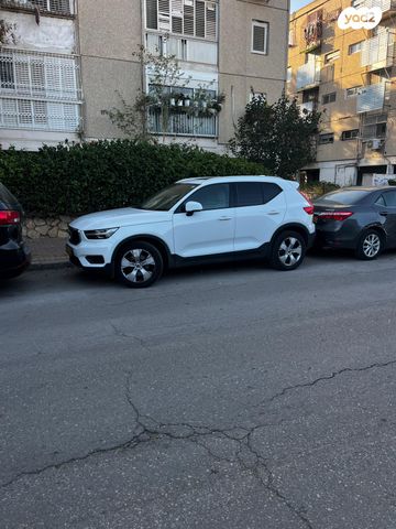 מודעת רכב וולוו XC40
